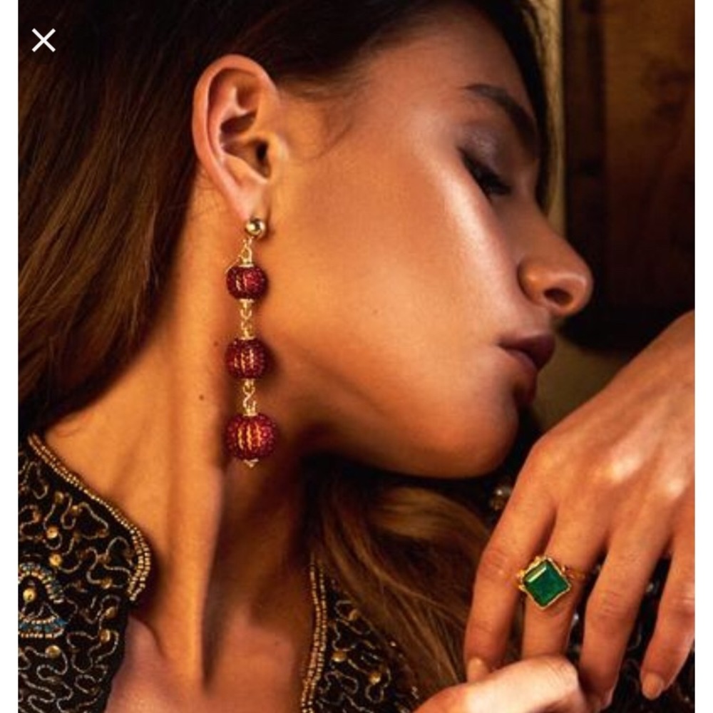 Soru Triple drop red agate earrings, gold